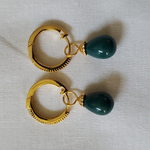 Ear rings with interchangeable pieces - Picture 5 of 11